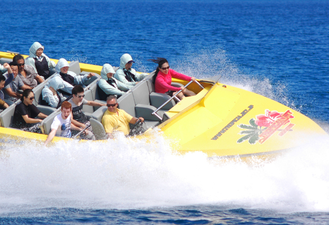 沖縄の海でスリルを満喫するなら ジェットボート 特集記事 Okinawa Travel Info